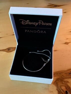 PANDORA SILVER BRACELET EUC DISNEY PARKS PERFECT FOR ADDING CHARMS